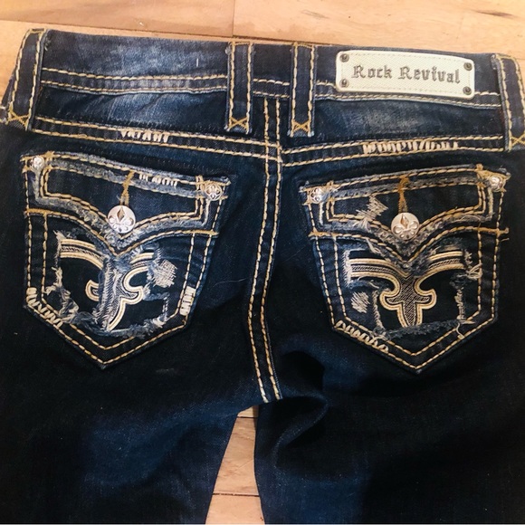 Beautiful Rock Revivals with Factory Destruction and Backing - Picture 9 of 12